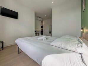 1 chambre, fer et planche à repasser, Wi-Fi, draps fournis