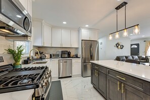 House (3 Bedrooms) | Interior - Easy Transit to Nyc! Sleek North Shore Hideaway (Huntington Station)