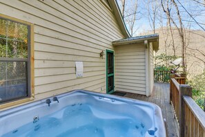 Interior - Hot Tub & Streamside Bliss! Topton Mtn Haven (Topton)
