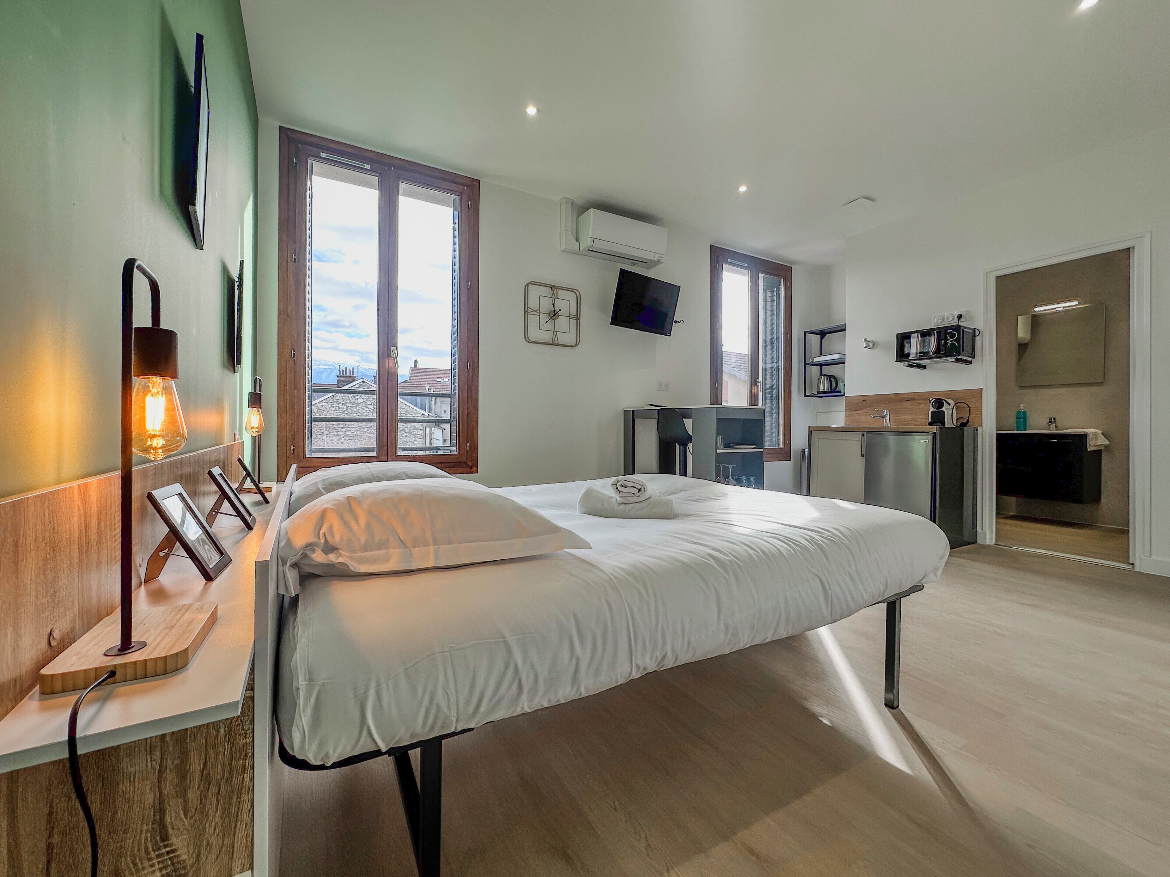 1 bedroom, iron/ironing board, WiFi, bed sheets