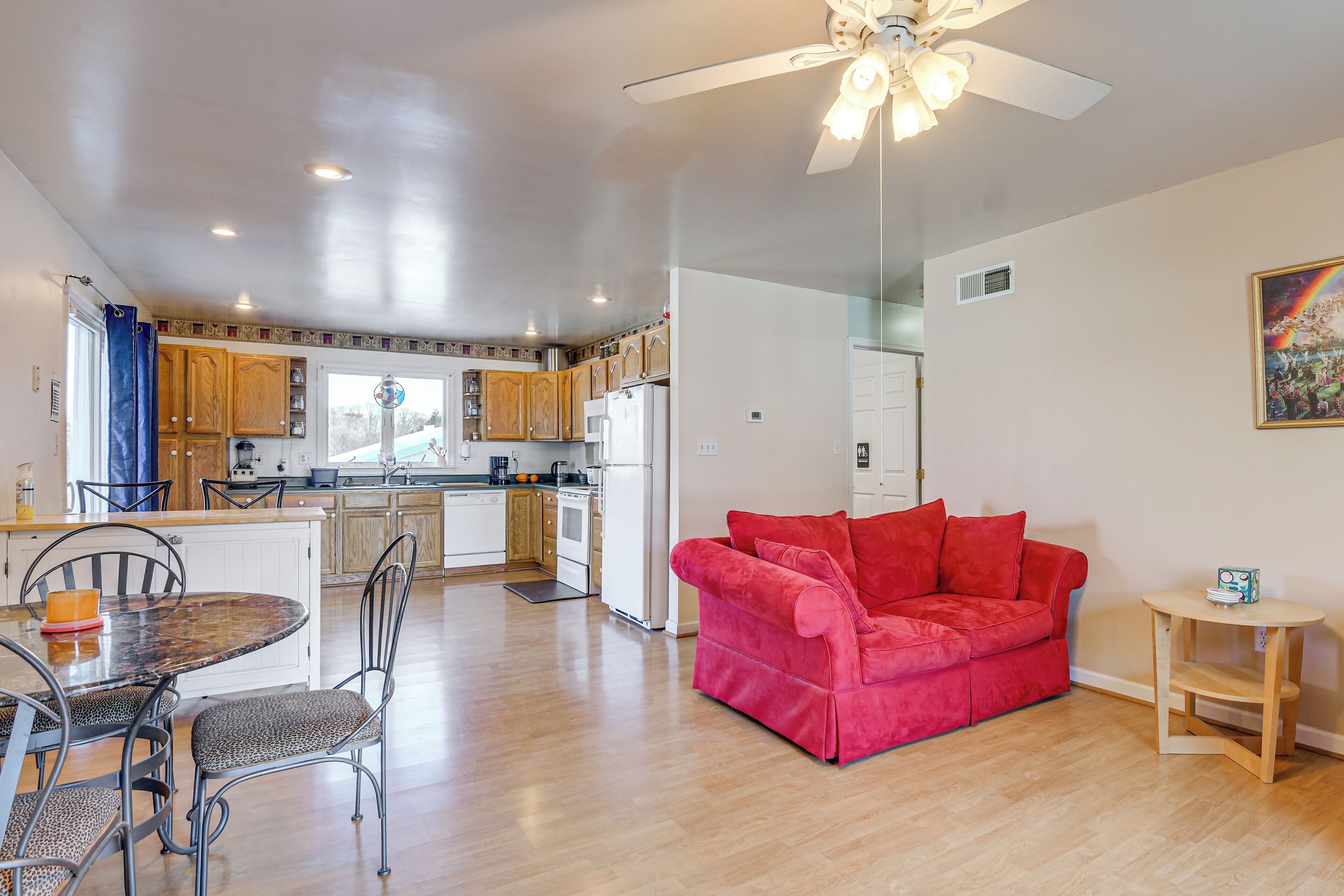 House (2 Bedrooms) | Interior