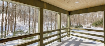 Brand-new Cabin: 5 Wooded Acres, 4 Mi to Ligonier!