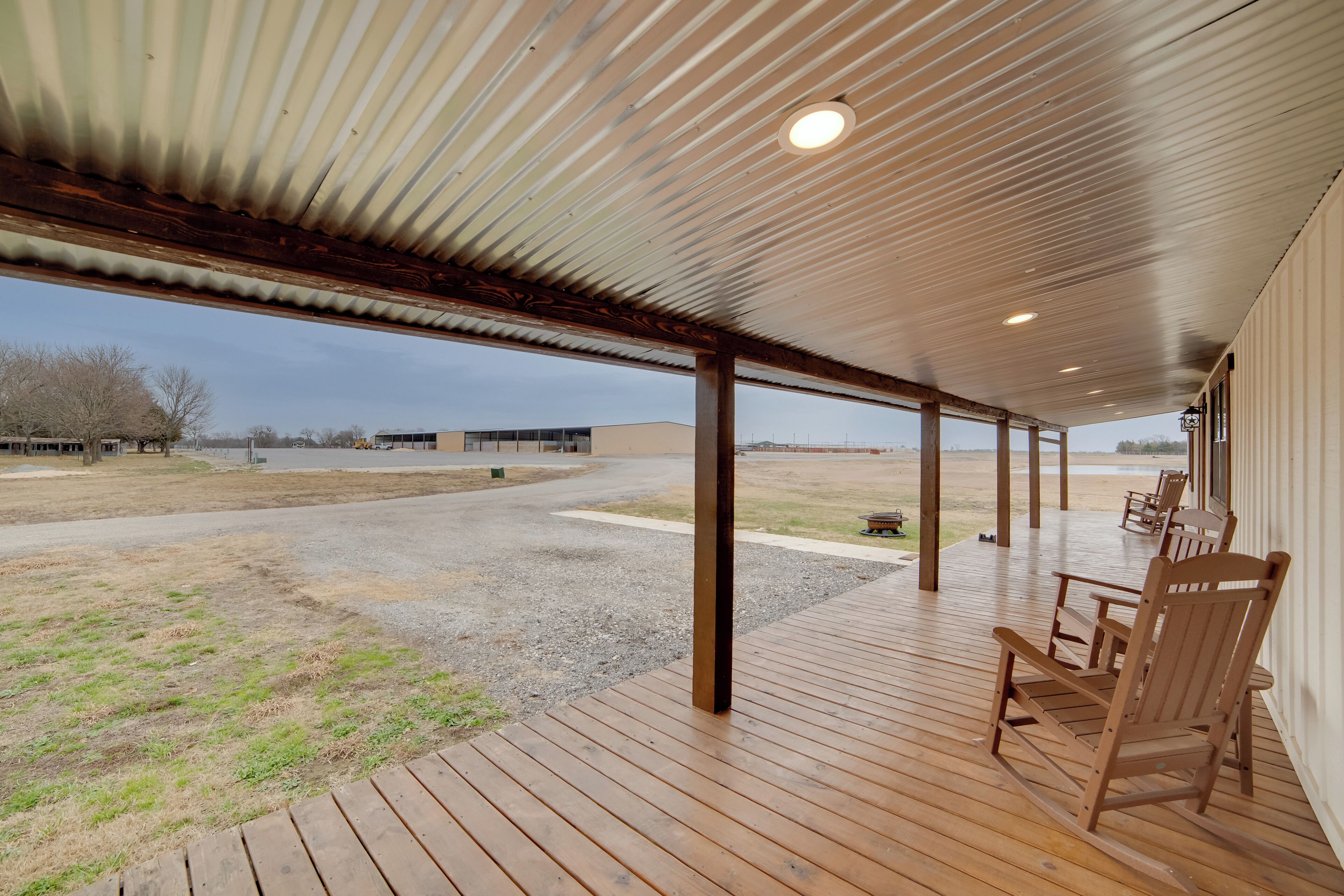 المنشأة من الداخل