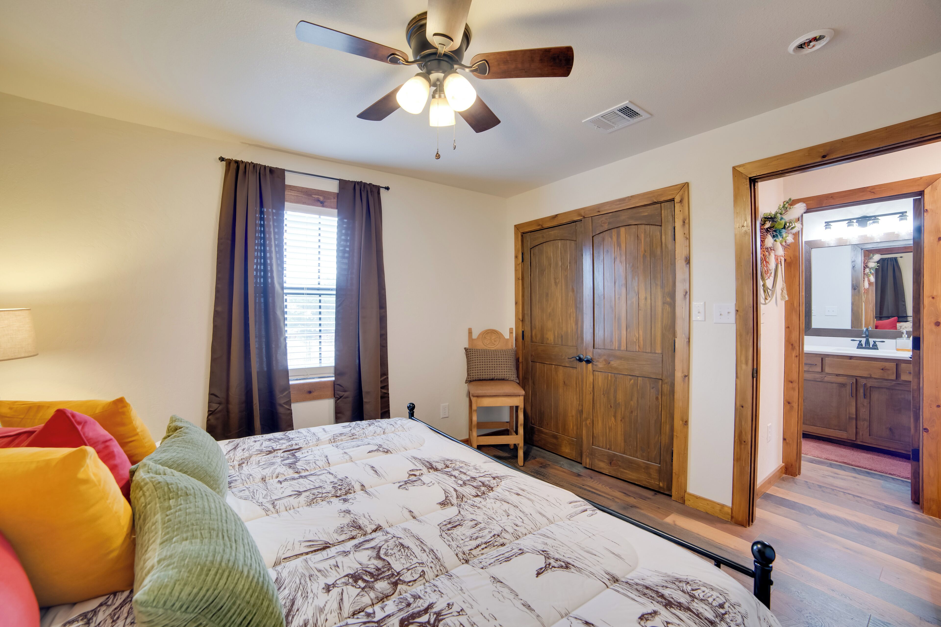 House (3 Bedrooms) | Interior