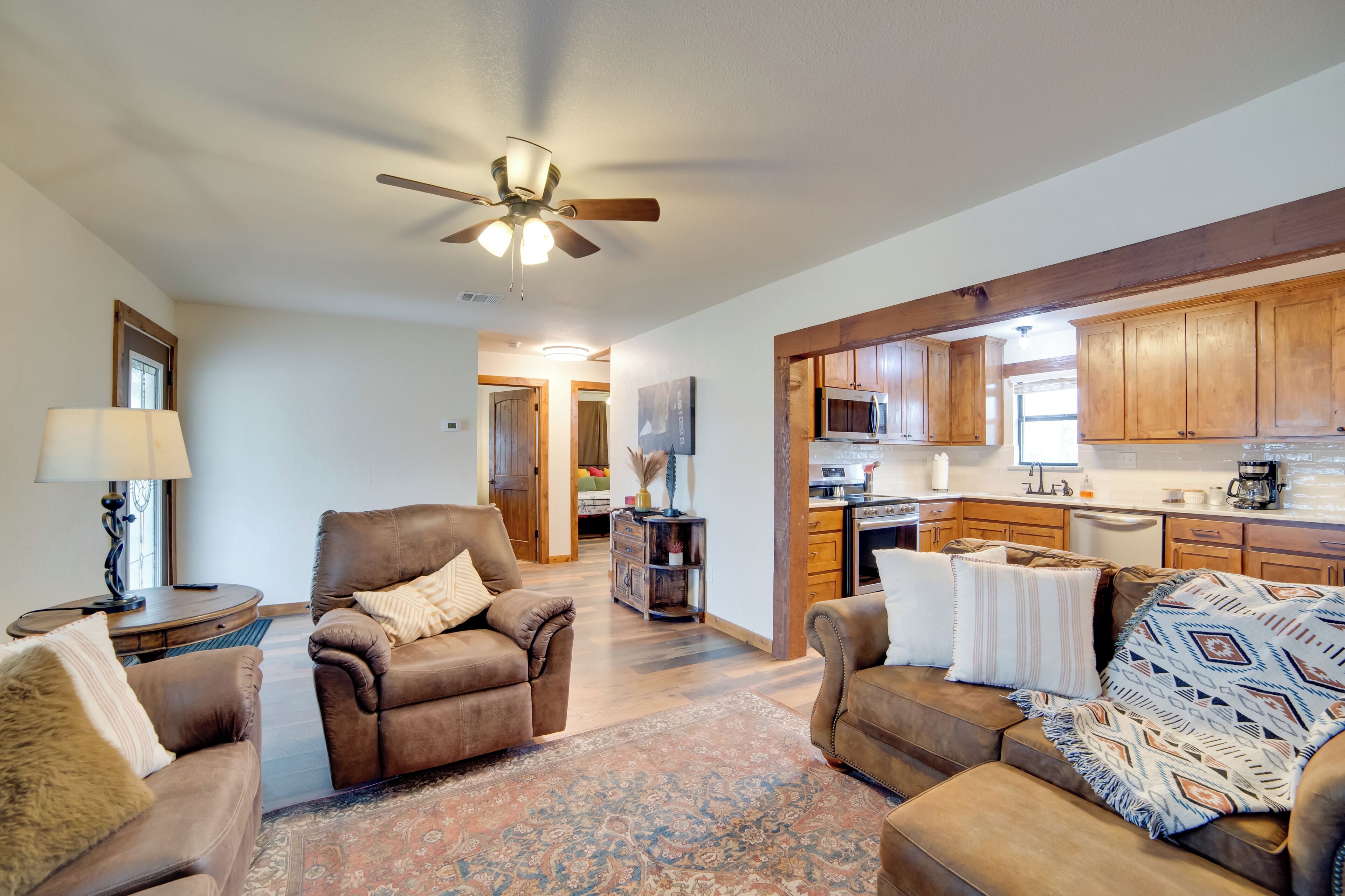 المنشأة من الداخل