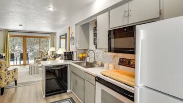 Apartment (2 Bedrooms) | Bahagian dalam