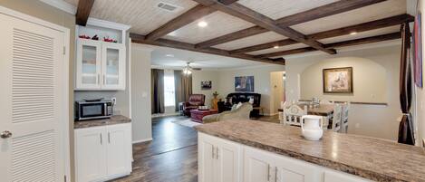 House (4 Bedrooms) | Interior