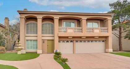 Private Pool, Fire Pit & Grills: Las Vegas Getaway