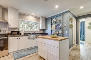 House (2 Bedrooms) | Interior - Riverfront Oasis: Fish, Grill & Chill in Stuart! (Stuart)