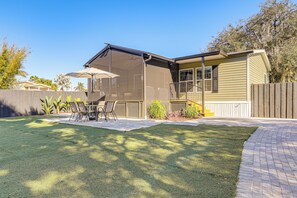 Interior - Riverfront Oasis: Fish, Grill & Chill in Stuart! (Stuart)