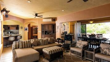 House (4 Bedrooms) | Bahagian dalam