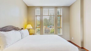 1 sovrum, strykjärn/strykbräda och internet