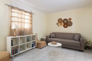 Living area - Rhodes Garden Retreat (Rodos)