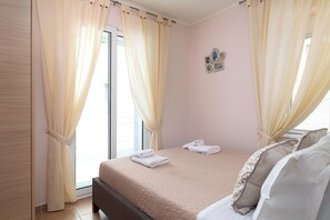 2 bedrooms, iron/ironing board, Internet, bed sheets - Rhodes Garden Retreat (Rodos)