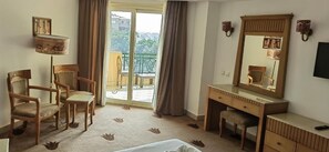 Deluxe Double Room, Balcony, City View | Interior - Regency Pyramids Hotel (Giza)