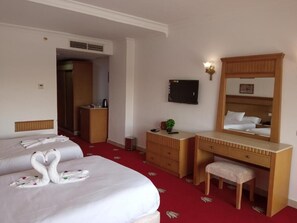 Deluxe Twin Room, Balcony, City View | In-room safe, soundproofing, free WiFi, wheelchair access - Regency Pyramids Hotel (Giza)