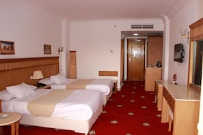 Deluxe Twin Room, Balcony, City View | In-room safe, soundproofing, free WiFi, wheelchair access - Regency Pyramids Hotel (Giza)