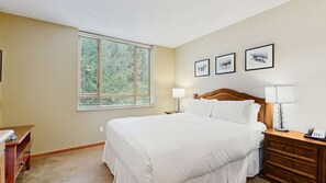 1 dormitorio, tabla de planchar con plancha, Internet