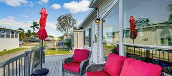 Deck & Resort Perks: Home 3 Mi to Fort Myers Beach
