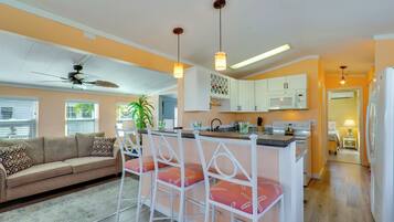 House (2 Bedrooms) | Interior