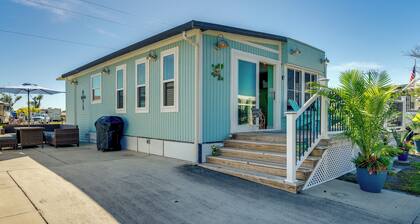 3 Mi to Gulf! Fort Myers Beach Gem w/ Pool Access