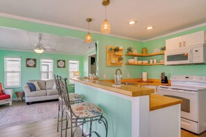 House (2 Bedrooms) | Interior