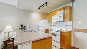 Frigorifero, microonde, forno, lavastoviglie