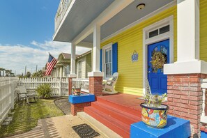 Interior - Steps to Pleasure Pier: Family Escape w/ Pool! (Galveston)