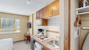 Refrigerador, microondas, lavavajillas, cafetera/tetera