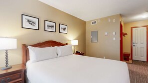 1 dormitorio, tabla de planchar con plancha, Internet