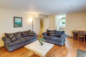 House (4 Bedrooms) | Interior - Bring the Family! Suburban Home w/ Yard in Omaha (Omaha)