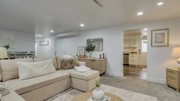 Nhà (2 Bedrooms) | Nội thất