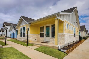 House (2 Bedrooms) | Interior - Modern New Braunfels Gem 3 Mi to Gruene Hall! (New Braunfels)