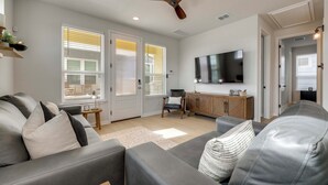 บ้านพัก (2 Bedrooms) | ด้านหน้าที่พัก