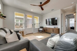 Front of property - Modern New Braunfels Gem 3 Mi to Gruene Hall! (New Braunfels)