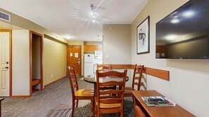Dining - Whistler - Cascade Lodge 433 (Whistler)