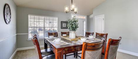 House (3 Bedrooms) | Interior