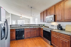 House (3 Bedrooms) | Interior - Work-friendly Madison Home Near Research Park (Madison)