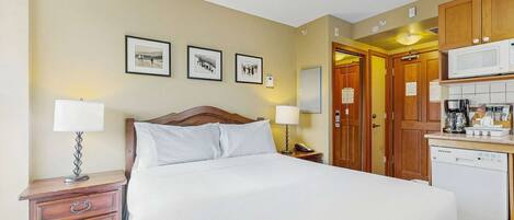 1 sovrum, strykjärn/strykbräda och internet