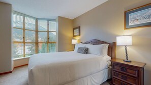 1 soverom, strykejern/-brett og internettilgang