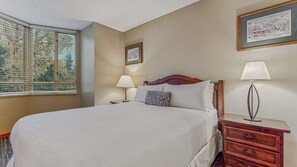 1 dormitorio, tabla de planchar con plancha, Internet