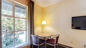 Dining - Whistler - Glacier Lodge 235 (Whistler)