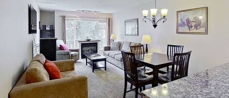 Televisión y chimenea