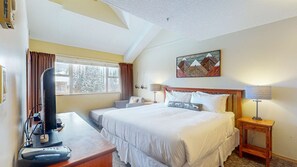 1 slaapkamer, een strijkplank/strijkijzer, internet