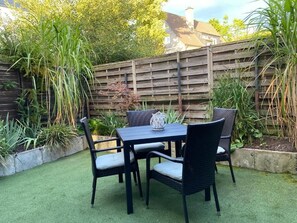 Outdoor dining - Stylish vacation home with garden in the center of Olsberg (Olsberg)