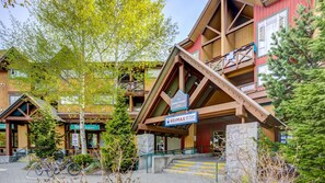 Exterior - Whistler - Marketplace Lodge 327 (Whistler)