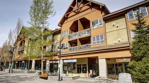 Whistler - Marketplace Lodge 348