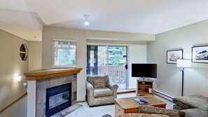 TV, fireplace - Whistler - Sunpath #05 (Whistler)