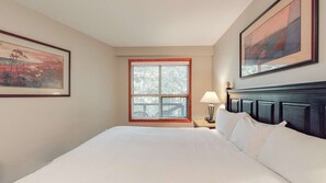 1 bedroom, iron/ironing board, Internet - Whistler - The Aspens 122 (Whistler)