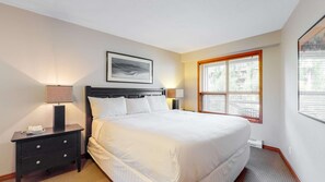 1 bedroom, iron/ironing board, Internet - Whistler - The Aspens 262 (Whistler)